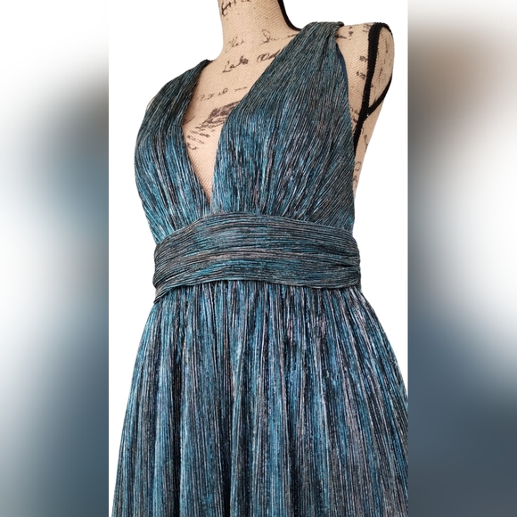 Lulu's Ailey Gold And Teal Metallic Twist Back Skater Dress Size L - Picture 2 of 4